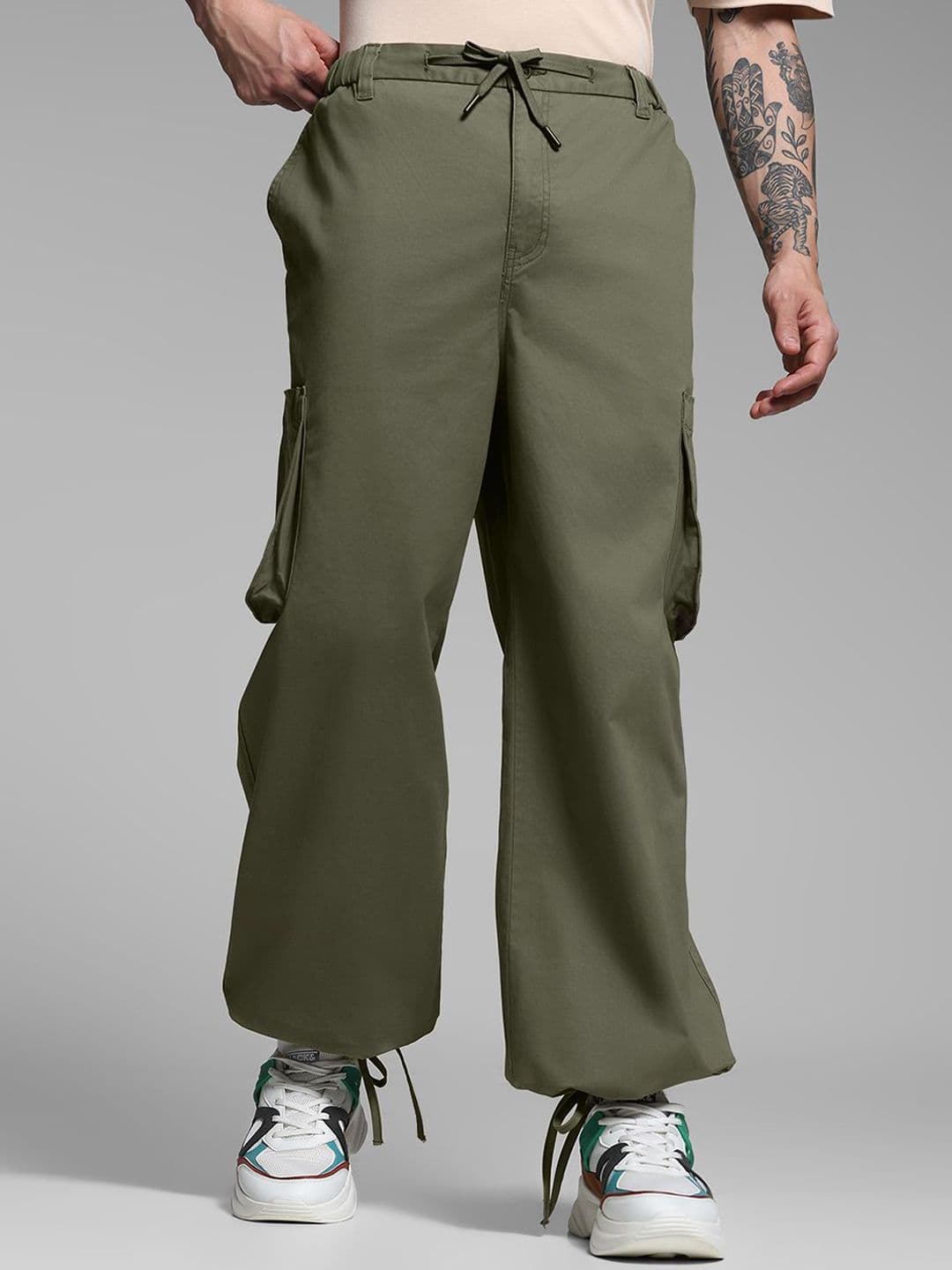 Jack & Jones Men Loose Fit High-Rise Cargos Trouser