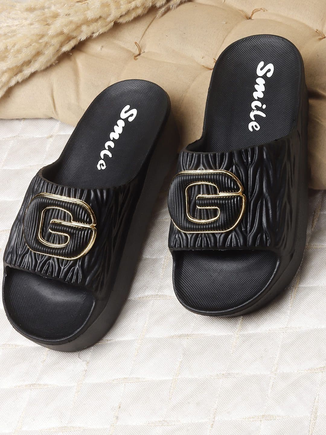 glitchez Women Sliders